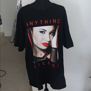 Selena tee